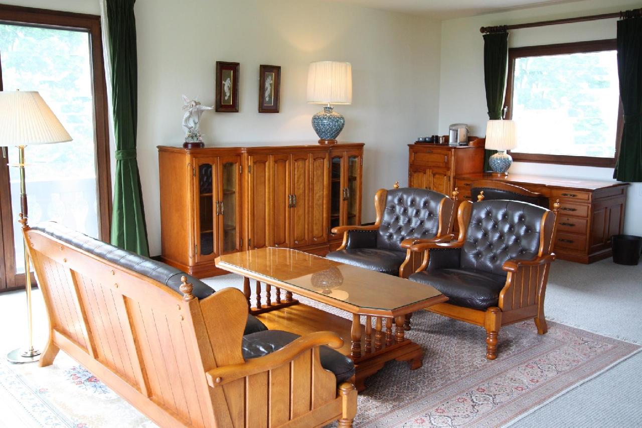 ヒュッテ・エミール ヒュッテ・エミール