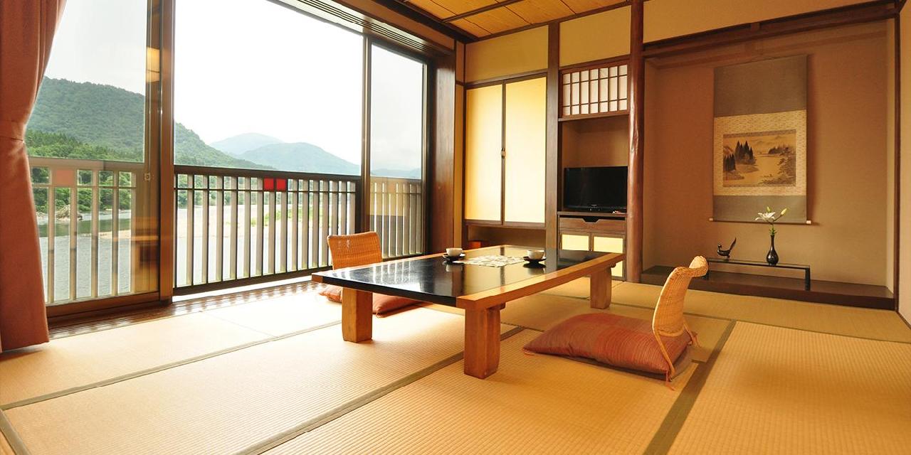 絵かきの宿福泉 絵かきの宿福泉