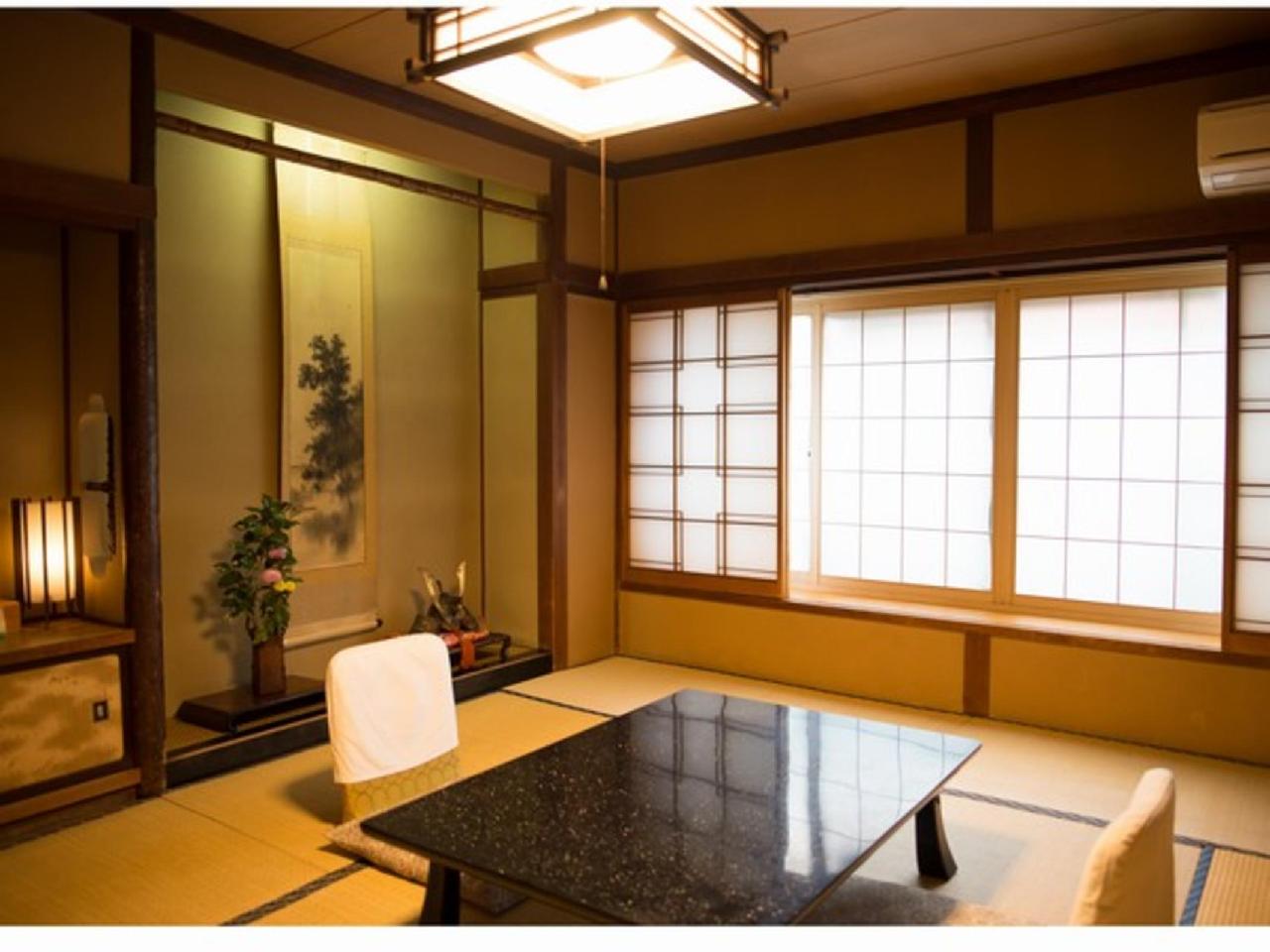 鉄鉱泉本館 鉄鉱泉本館