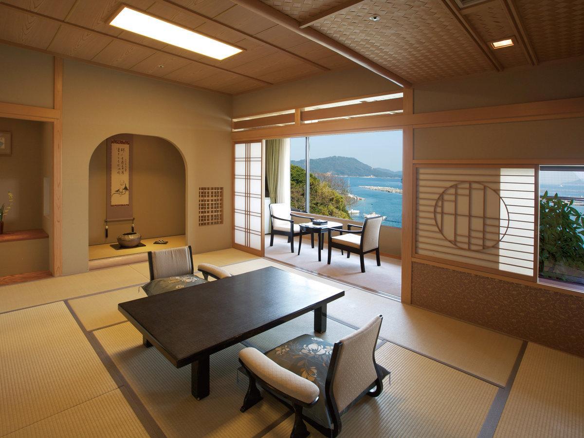 伊勢神宮のお膝元 鳥羽 胡蝶蘭 伊勢神宮のお膝元 鳥羽 胡蝶蘭