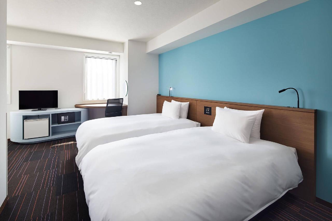 the b 新橋 the b 新橋