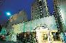 新宿御苑前から徒歩５分。間近に新宿の夜景を望む。